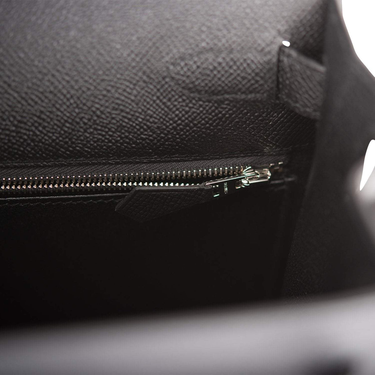 Hermes Black Epsom Sellier Kelly 28cm Palladium Hardware Hermes