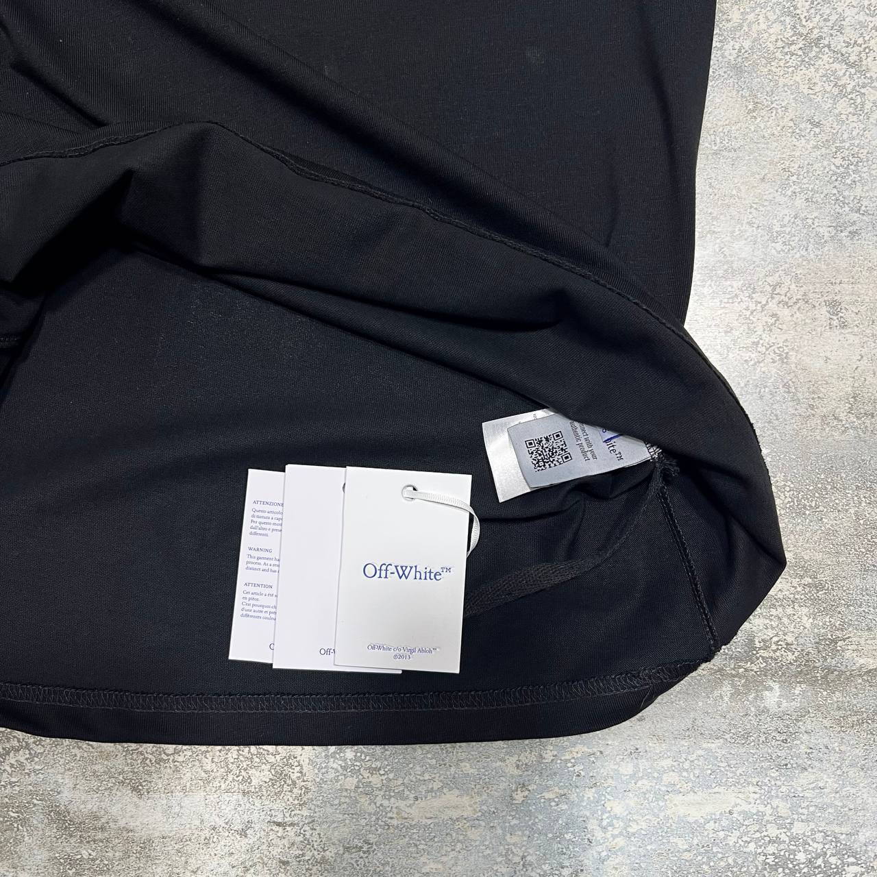 Off-White Cloudy Arrow Skate Logo Men's Women's T-Shirts in 2 Colors Reps Sale UK Best Quality AAA Replica