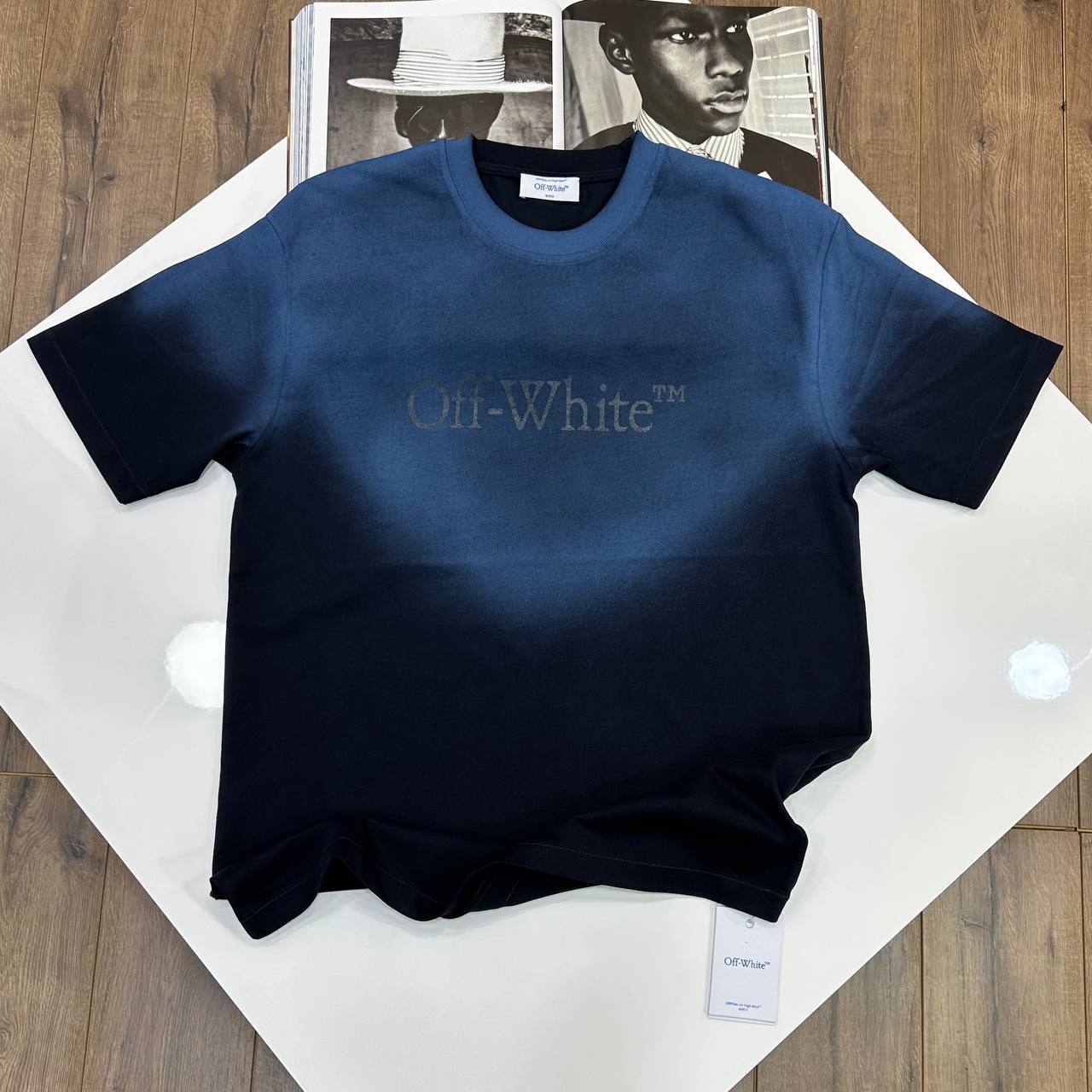 Off-White Gradient Effect Men's Women's T-Shirts in Different Colors Reps Sale UK Best Quality AAA Replica