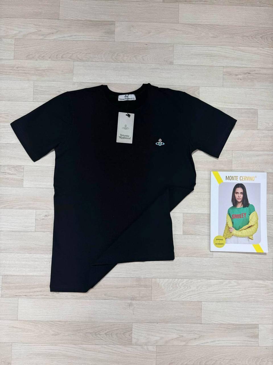 Vivienne Westwood Classic T-Shirts Men's Women's in Different Colors Reps UK Best Quality AAA Replica