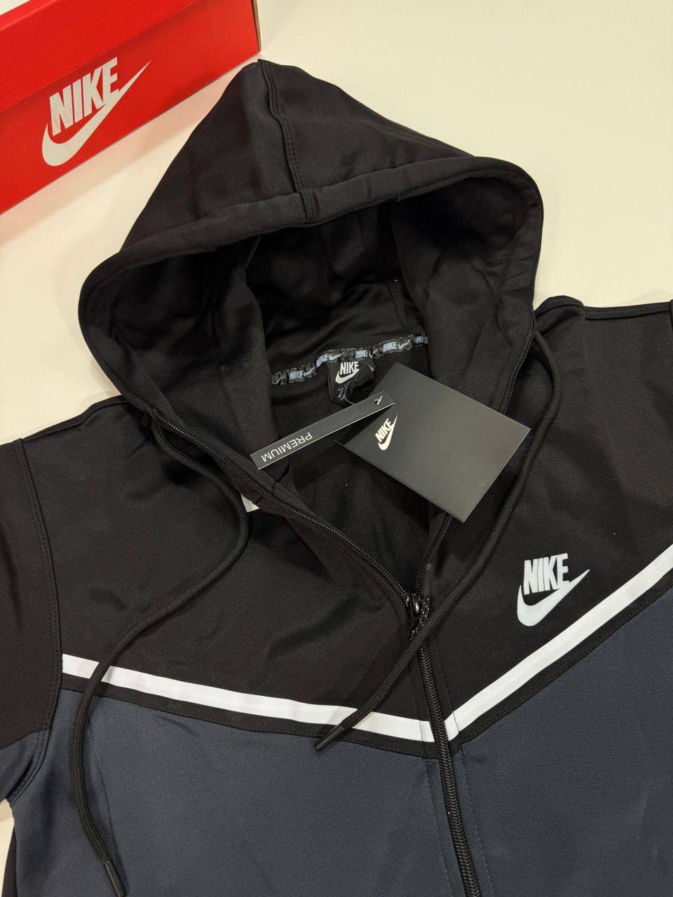 Nike Tech Fleece Signature Tracksuit Men's in Black/Grey Color Reps Sale UK Best Quality AAA Replica