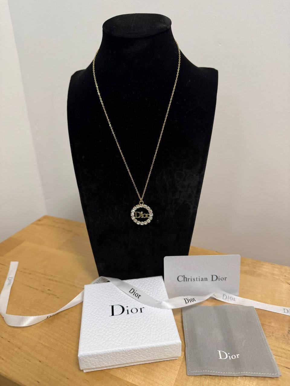 Christian Dior Logo Rhinestone Circle Necklace Women's Reps Sale UK Best Quality AAA Replica