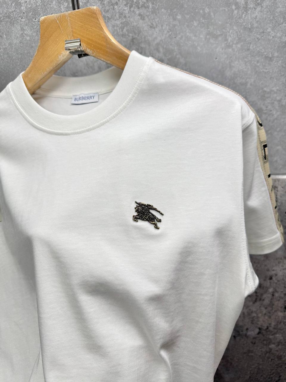 Burberry Check Trim Shoulder-Tape Men's Women's T-Shirts in 2 Colors Reps Sale UK Best Quality AAA Replica