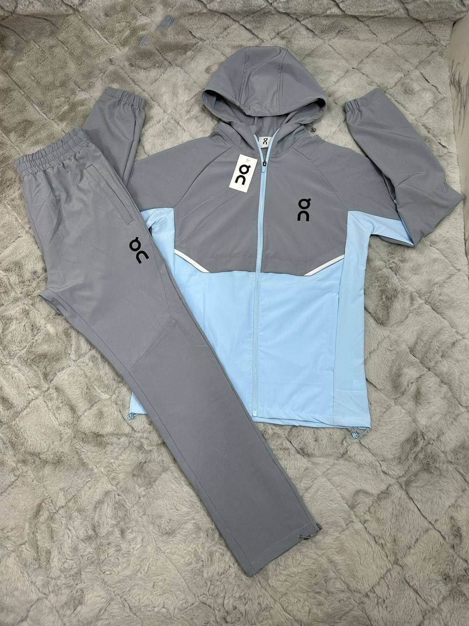 On Cloud Running Core Hooded Tracksuit in Light Blue/Gray Color Men's Reps Sale UK Best Quality AAA Quality Replica