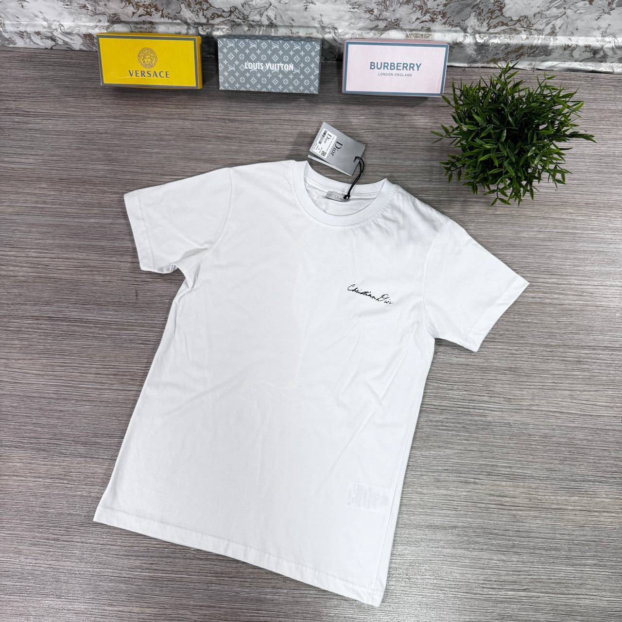 Dior Lily of the Valley Men's Women's T-Shirts in 2 Colors Reps Sale UK Best Quality AAA Replica