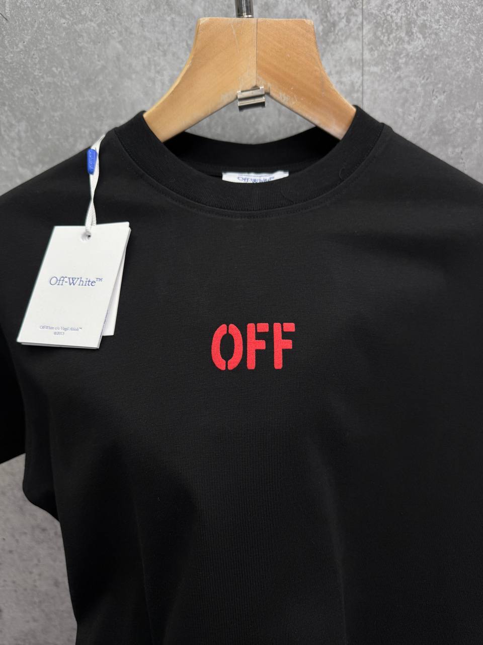 Off-White Smile Arrow Men's Women's T-Shirts in 2 Colors Reps Sale UK Best Quality AAA Replica