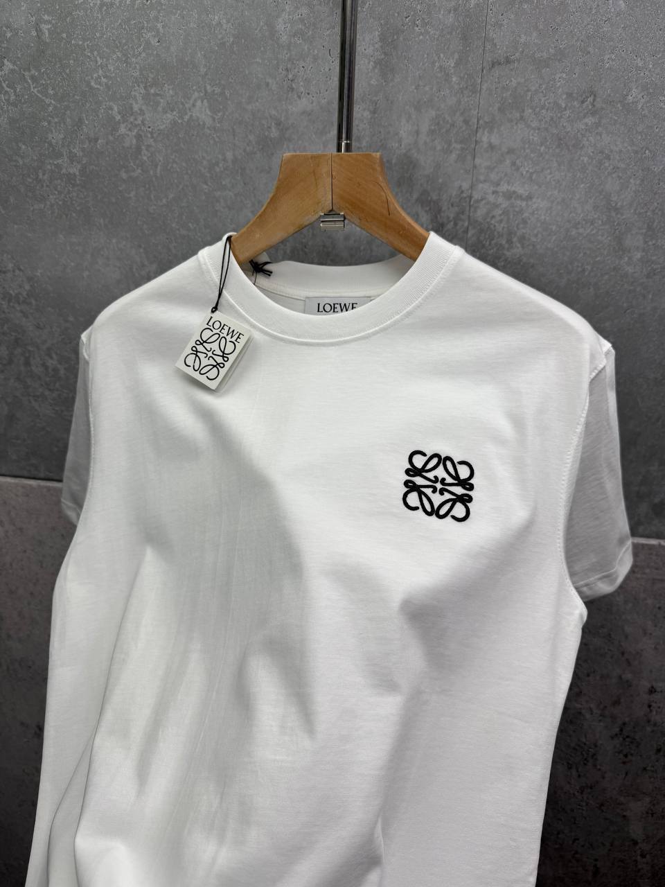 Loewe Anagram Logo Embroidered T-shirts Men's Women's in 2 Colors Reps UK Best Quality AAA Replica