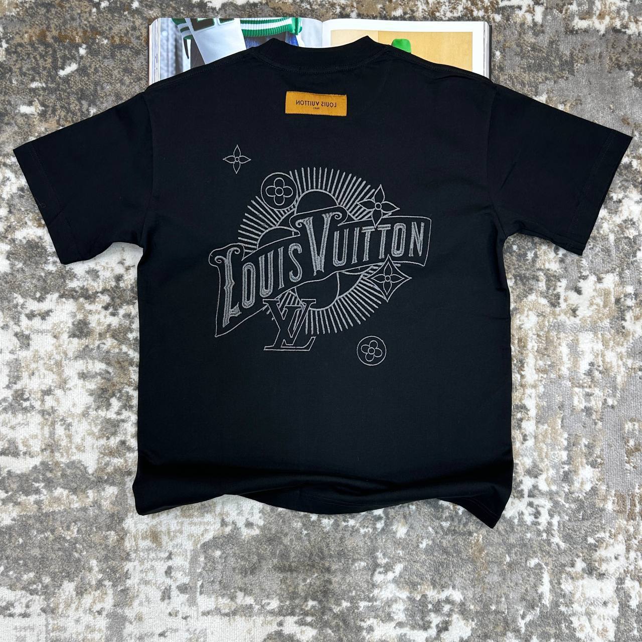 Louis Vuitton Graphic Print T-Shirts Men's Women's in 2 Colors Reps Sale UK Best Quality AAA Replica
