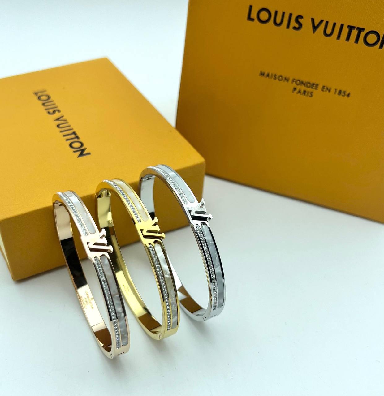 Louis Vuitton LV Bangles Logo Diamond Bracelet Women's in Different Colors Reps Sale UK Best Quality AAA Replica