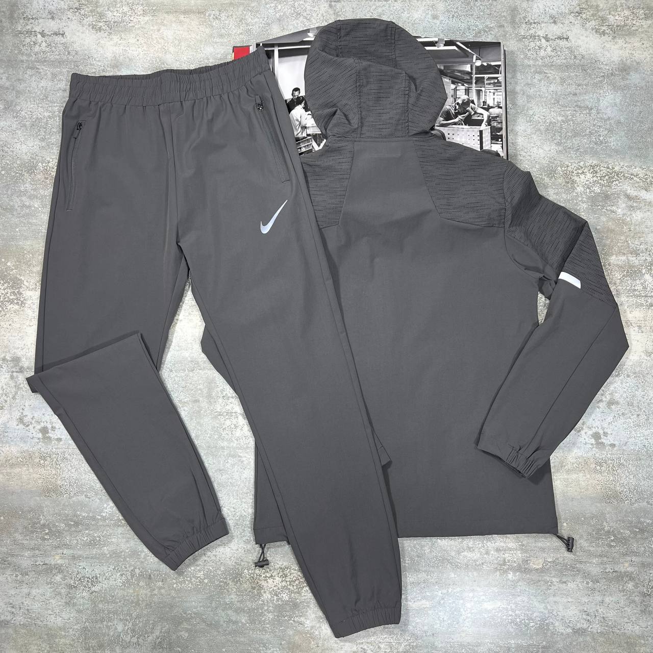 Nike Men’s Repel Miler Challenger Woven Tracksuit Set in Anthracite Grey Color Reps Sale UK Best Quality AAA Replica