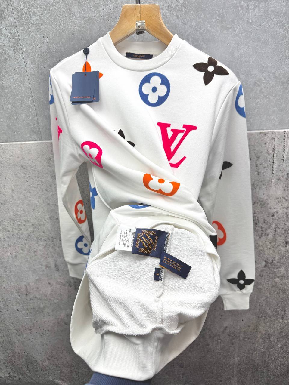 Louis Vuitton LV Logo Monogram Printed Regular Fit Men's Women's Jumpers in 2 Colors Reps UK Best Quality AAA Replica