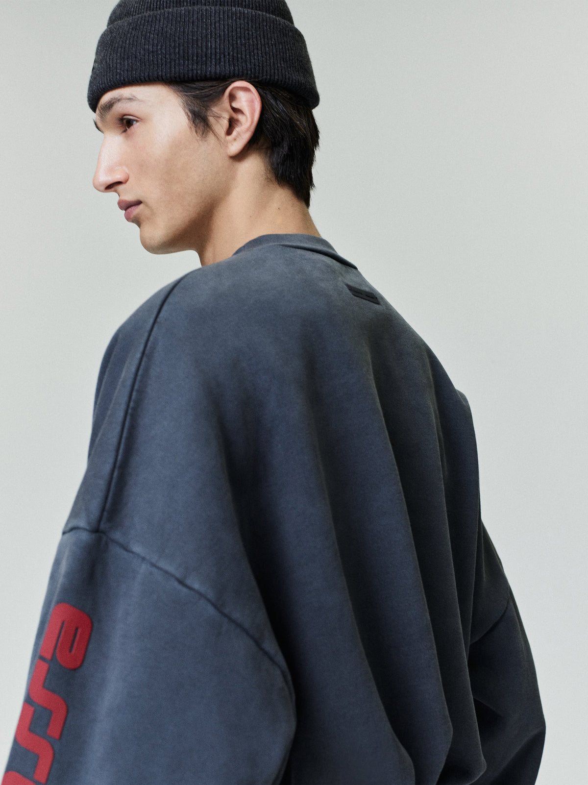 Fear of God Essentials Chicago Heavy Fleece Cropped Sweatshirt Dark Grey Red BagAg