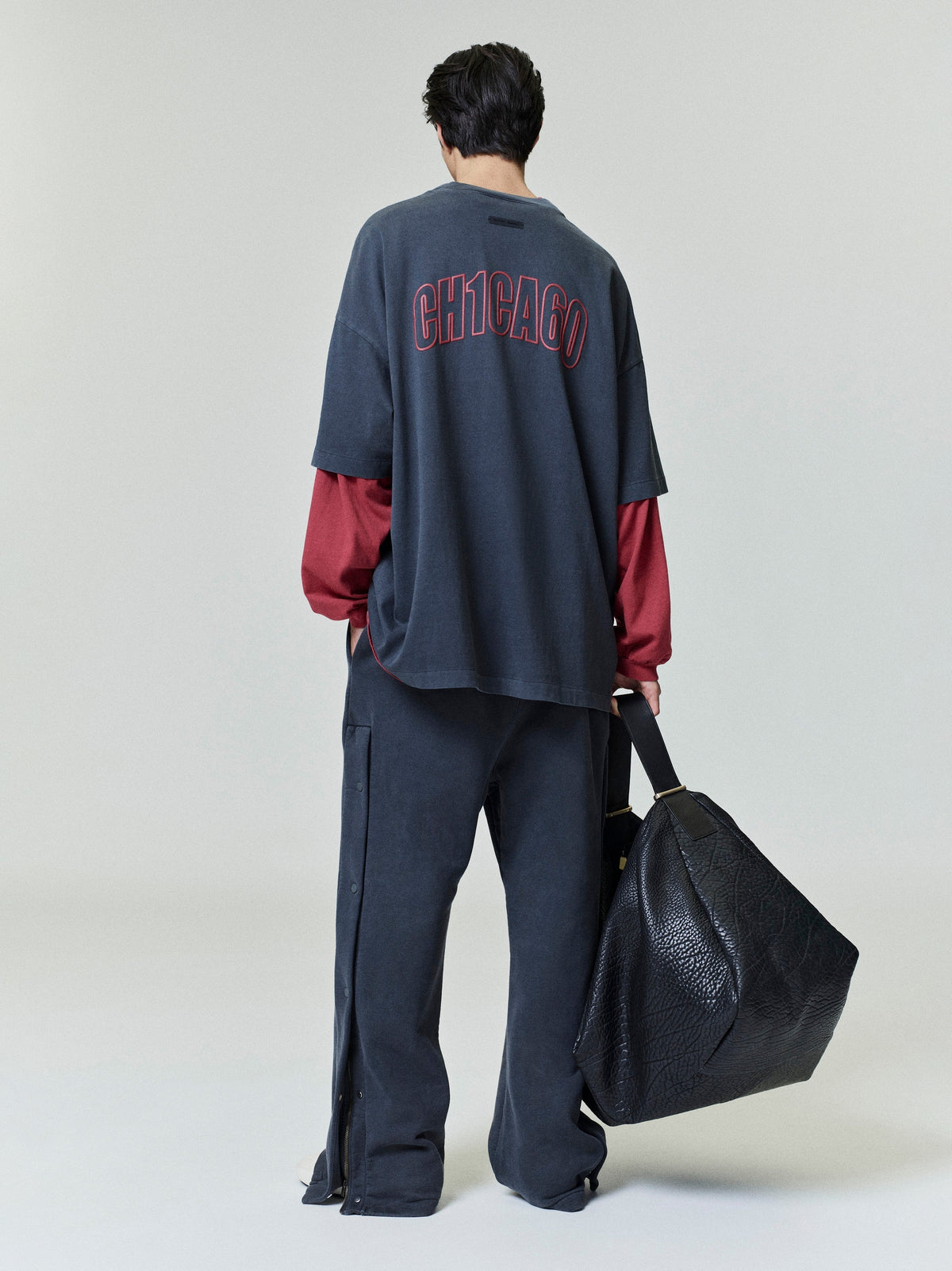 Fear of God Essentials Chicago City Exclusive 90s Oversized Tee Black Red BagAg