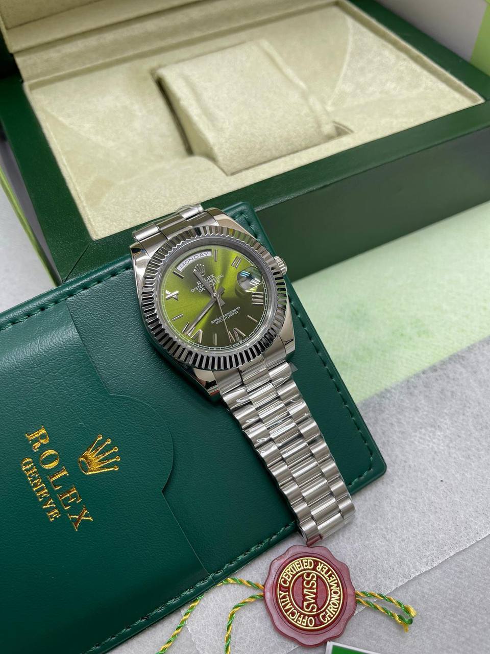 Rolex Oyster Perpetual Day-Date Men's Watches in 2 Different Colors with President Bracelets Replica UK Best Quality AAA Reps