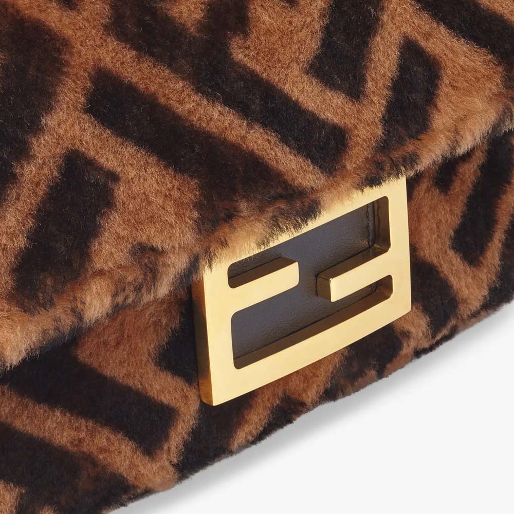 BAGUETTE Brown Sheepskin Bag Fendi