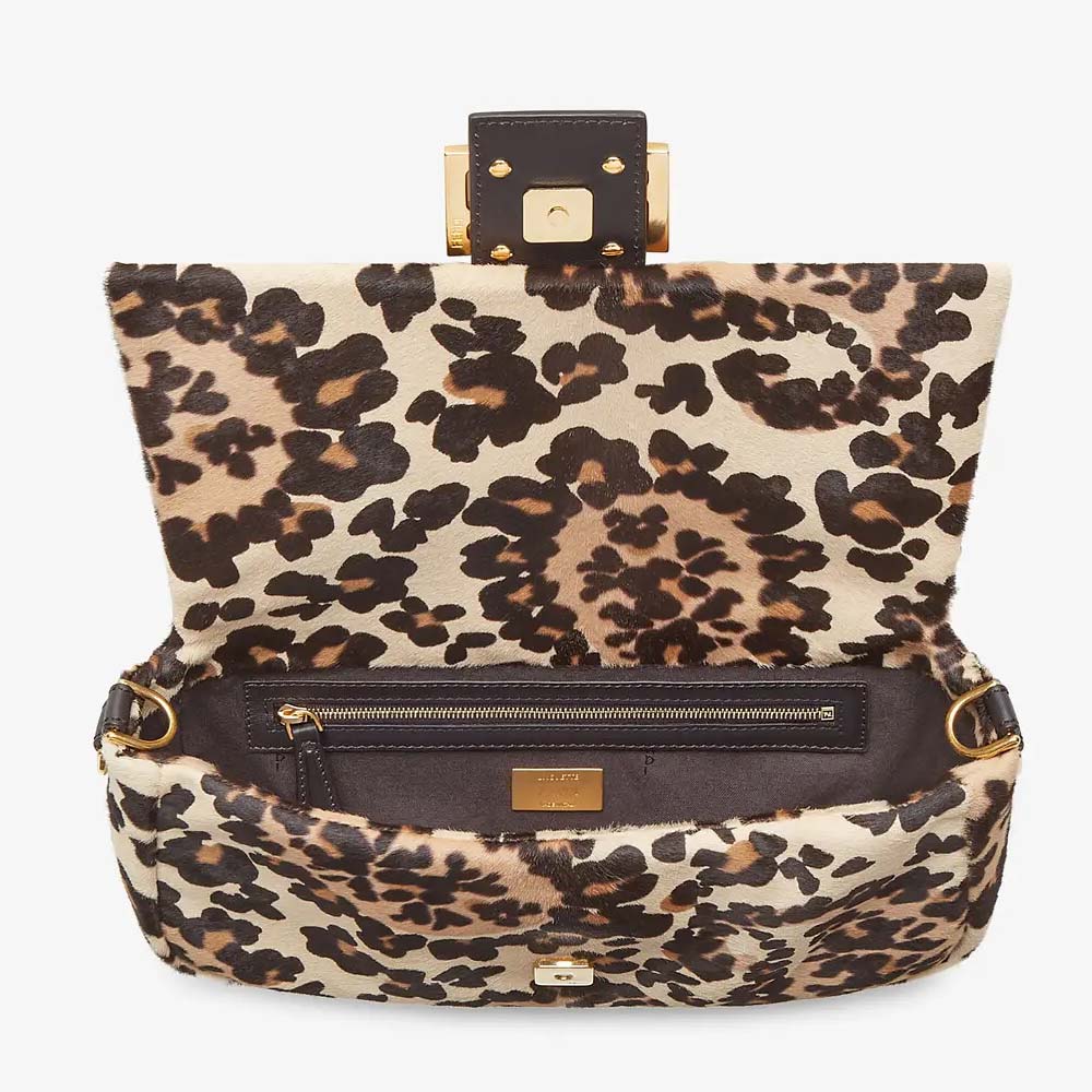 BAGUETTE Short Haired Beige Leather Bag Fendi