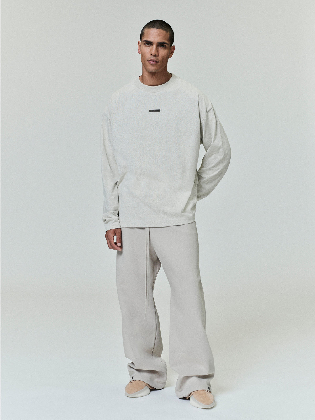 Fear of God Essentials Classic Long Sleeve Cotton Jersey Tee Light Gray BagAg