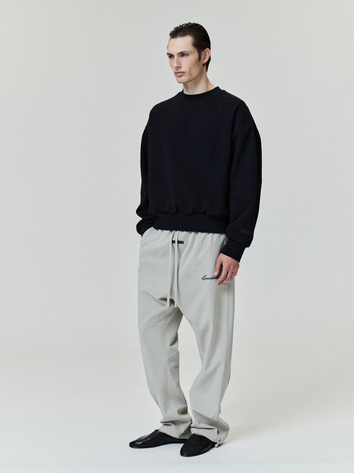 Fear of God Essentials Classic Fleece Crewneck Sweatshirt Black BagAg