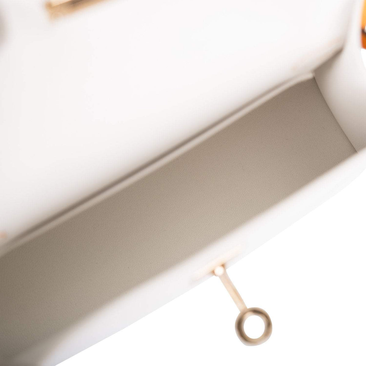 Hermes Horseshoe Stamp (HSS) White and Jaune D'Or Epsom Sellier Kelly 20cm Permabrass Hardware BagAg