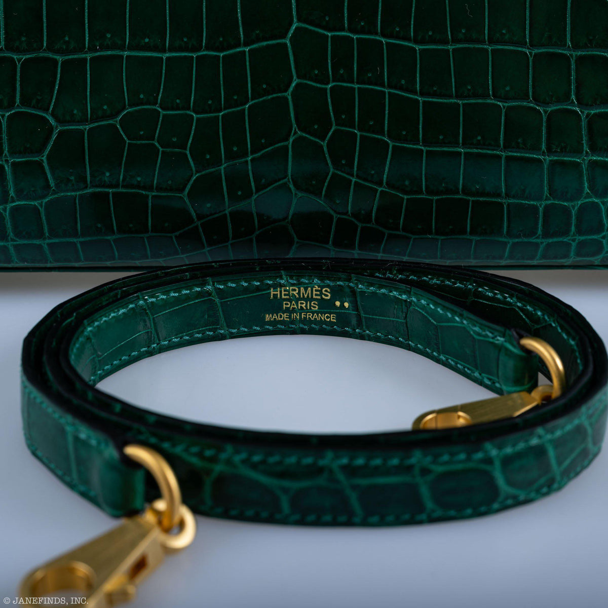 Hermes Kelly 25 HSS Sellier Emerald Nilo Crocodile & Cassis Brushed Gold Hardware Hermes
