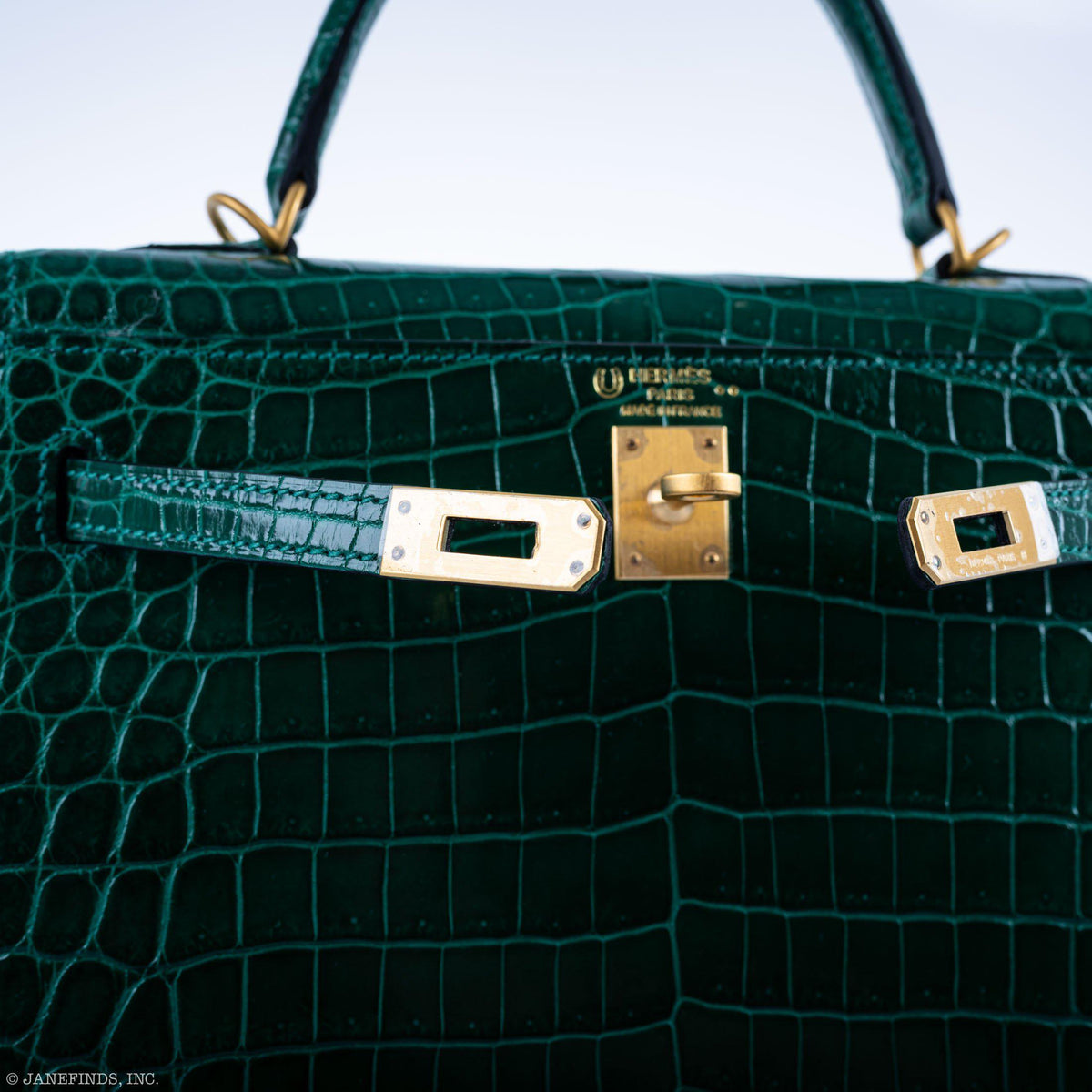 Hermes Kelly 25 HSS Sellier Emerald Nilo Crocodile & Cassis Brushed Gold Hardware Hermes