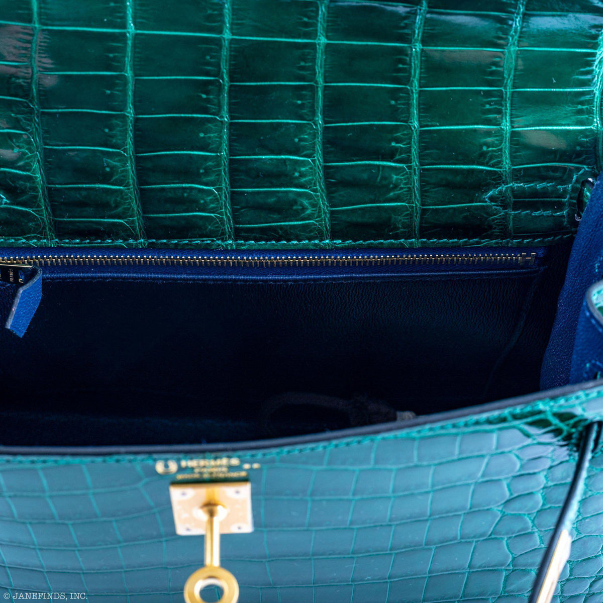Hermes Kelly 25 HSS Sellier Emerald Nilo Crocodile & Cassis Brushed Gold Hardware Hermes