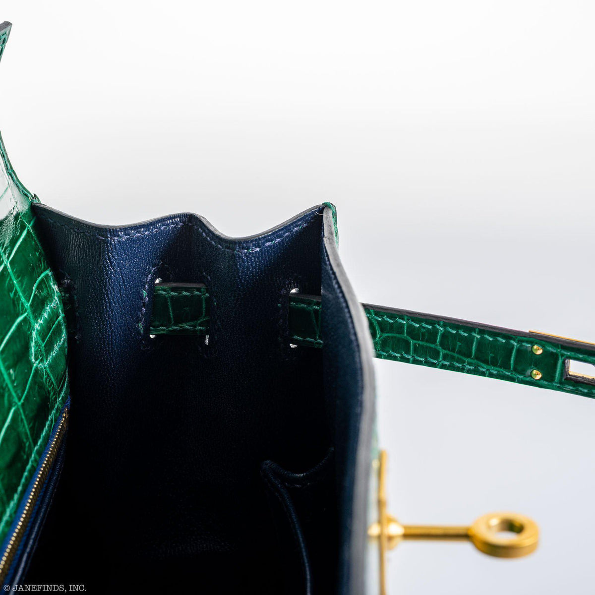 Hermes Kelly 25 HSS Sellier Emerald Nilo Crocodile & Cassis Brushed Gold Hardware Hermes