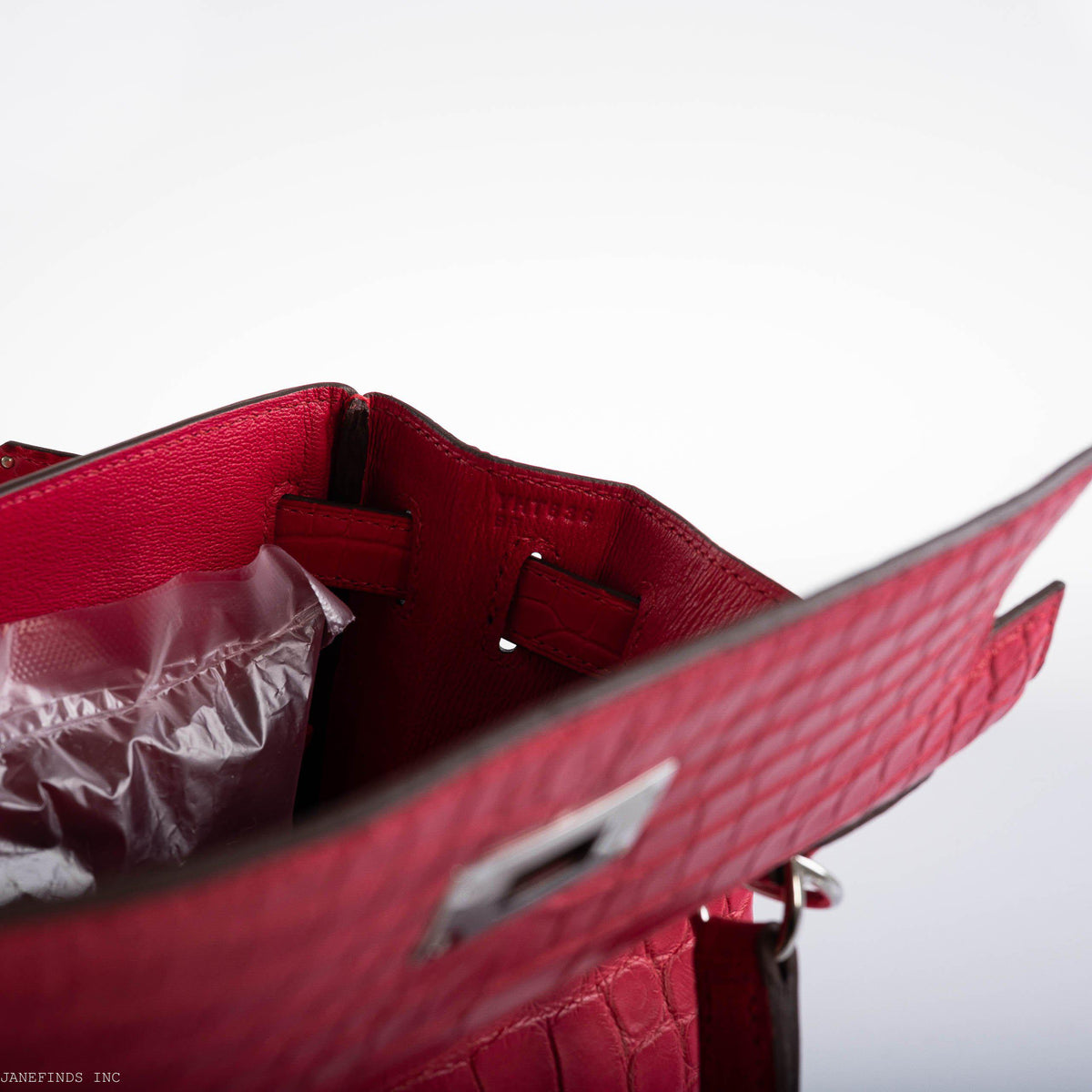 Hermes Kelly 28 Retourne Rose Extreme Matte Alligator with Palladium Hardware Hermes
