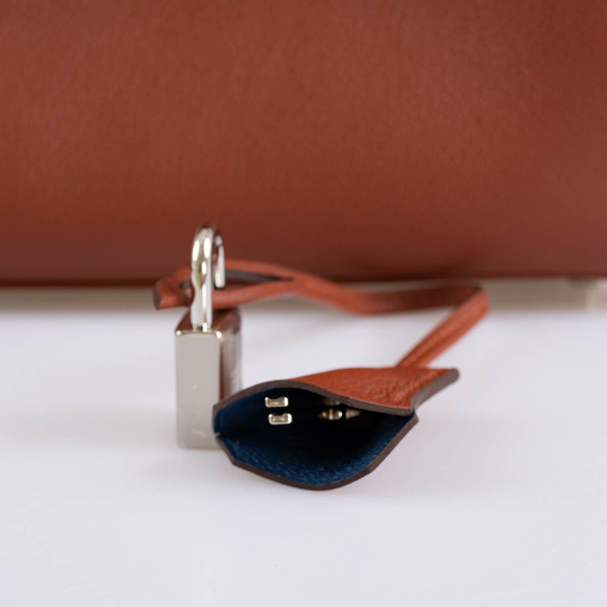 Hermes Kelly 28 Retourne Sienne Verso Deep Blue Evercolor leather with Palladium Hardware Hermes