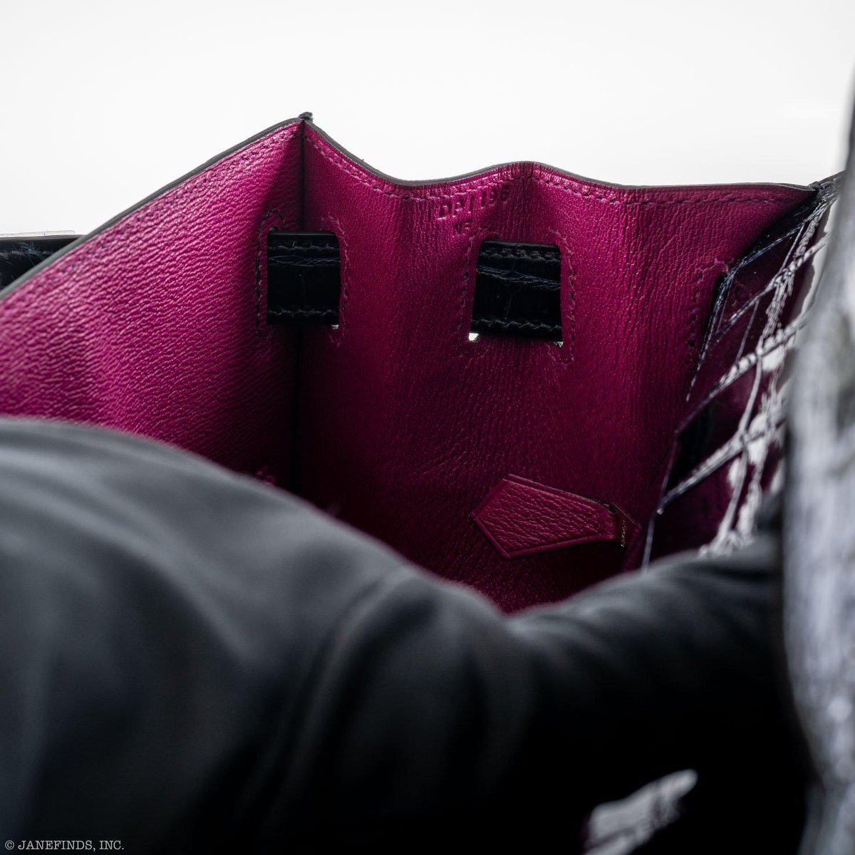 Hermes Kelly 28 Sellier Verso Blue Marine Nilo Crocodile & Rose Scheherazade Palladium Hardware Hermes