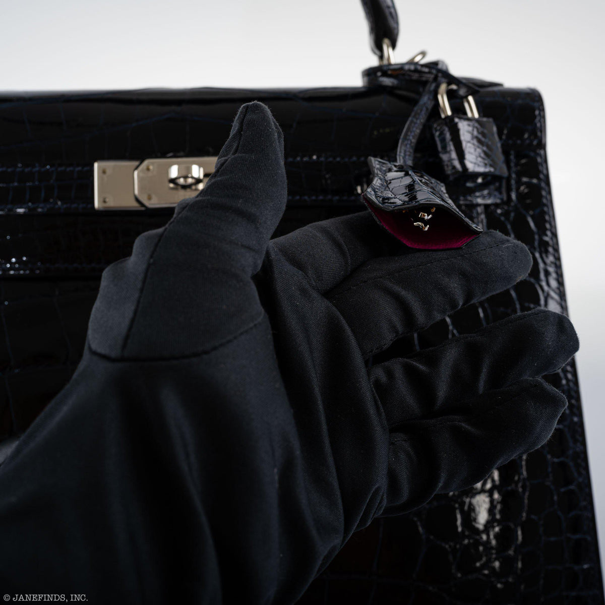 Hermes Kelly 28 Sellier Verso Blue Marine Nilo Crocodile & Rose Scheherazade Palladium Hardware Hermes