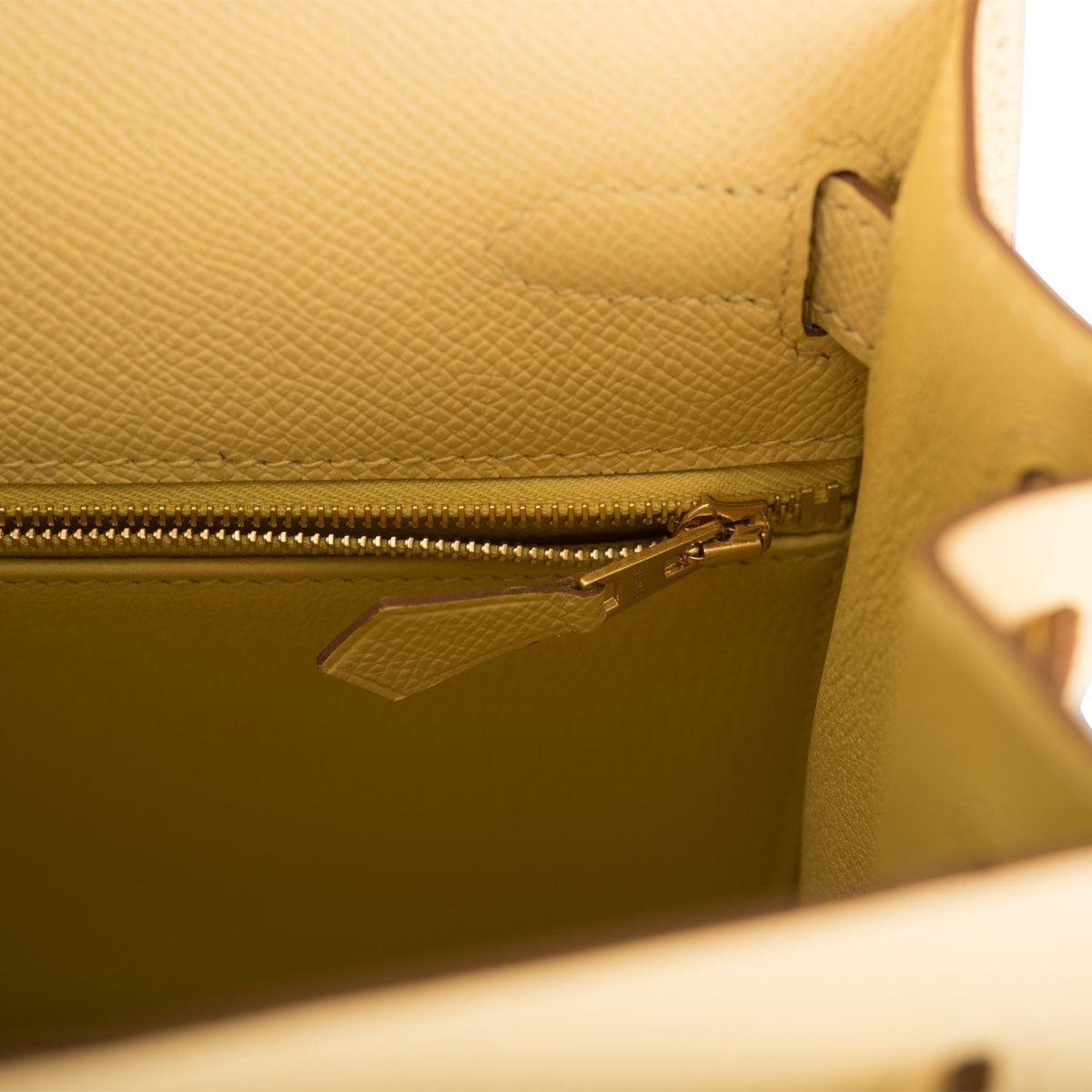 Hermes Jaune Poussin Epsom Sellier Kelly 28cm Gold Hardware Crowned Bag