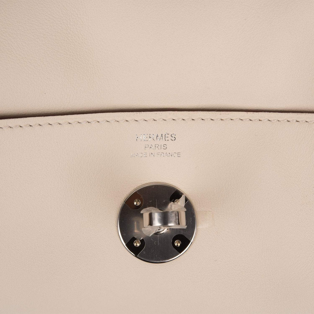 Hermes Lindy 26cm Nata Verso Swift Palladium Hardware Crowned Bag