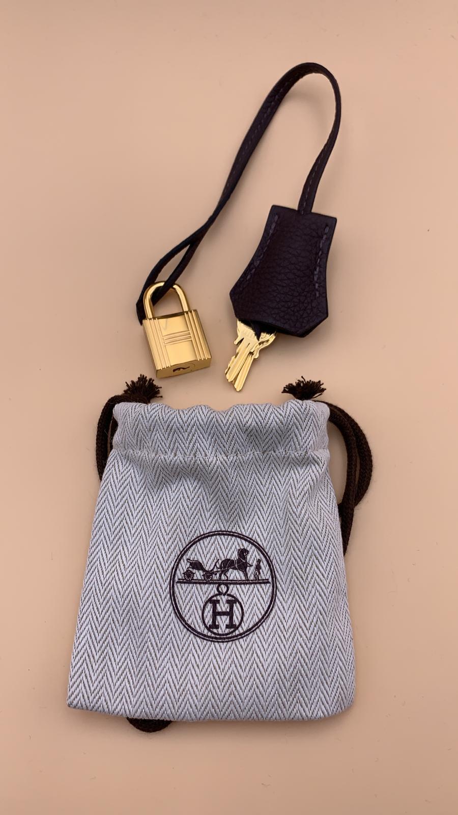 Hermès | Chocolat Togo Birkin with Gold Hardware | 30 Crowned Bag