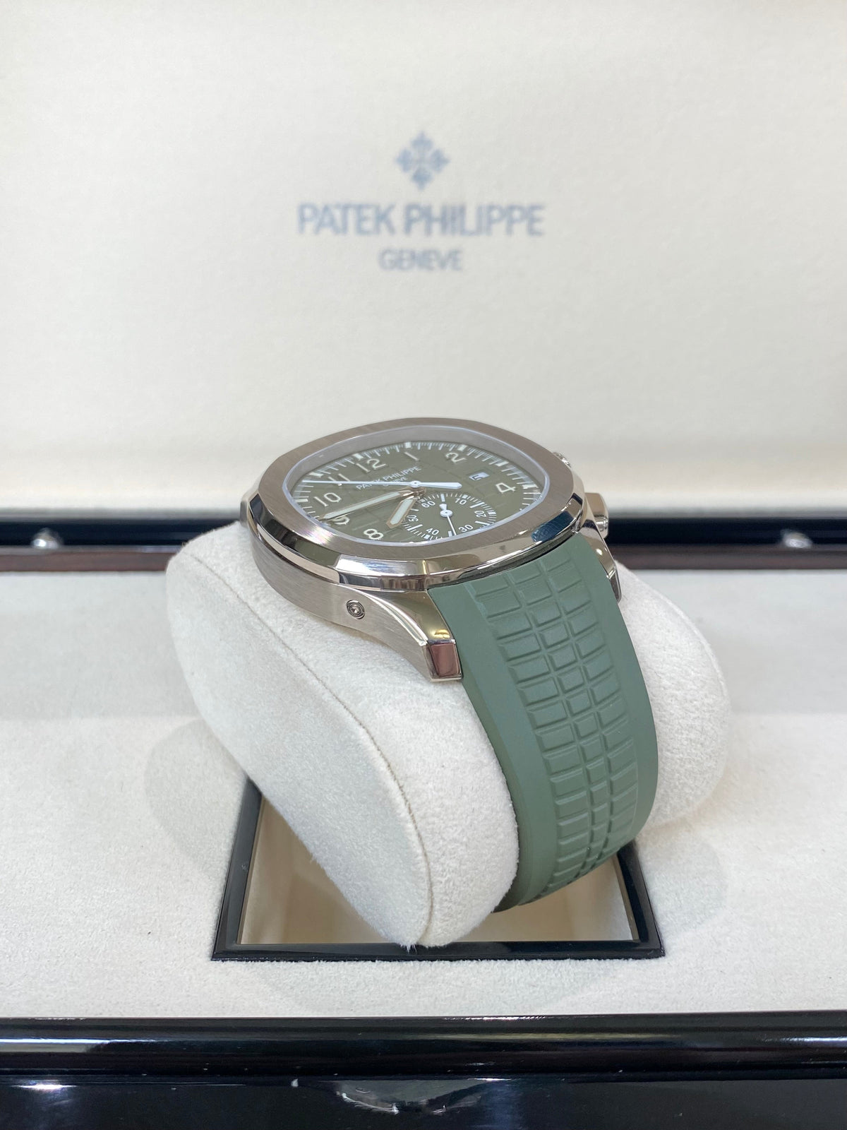 Patek Philippe Aquanaut 42.2 5968G-010 Khaki Green Dial Watch Rolex