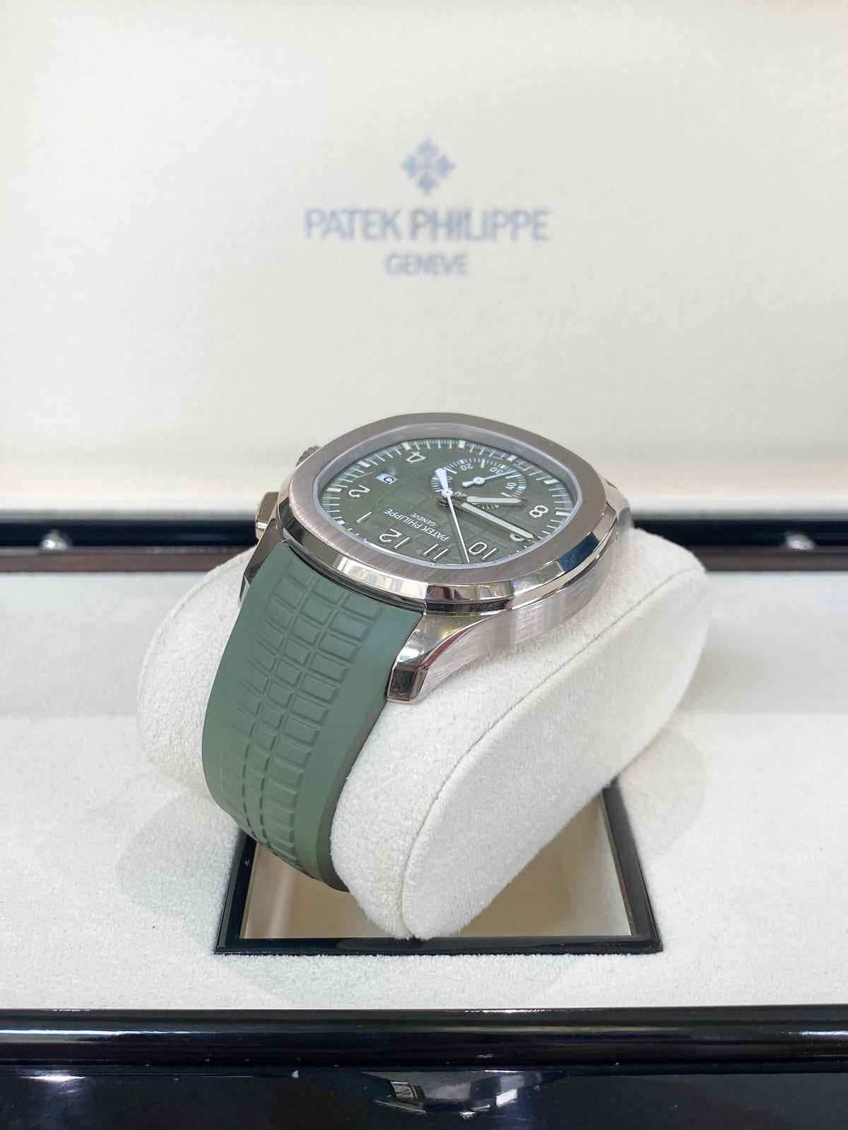 Patek Philippe Aquanaut 42.2 5968G-010 Khaki Green Dial Watch Rolex