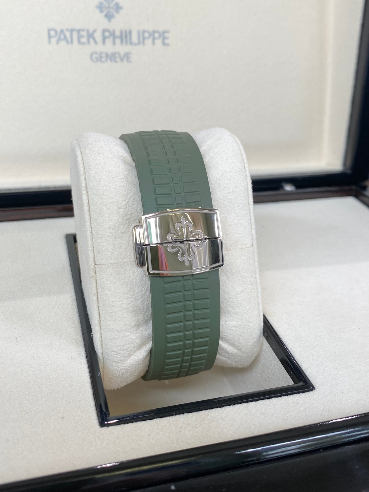Patek Philippe Aquanaut 42.2 5968G-010 Khaki Green Dial Watch Rolex