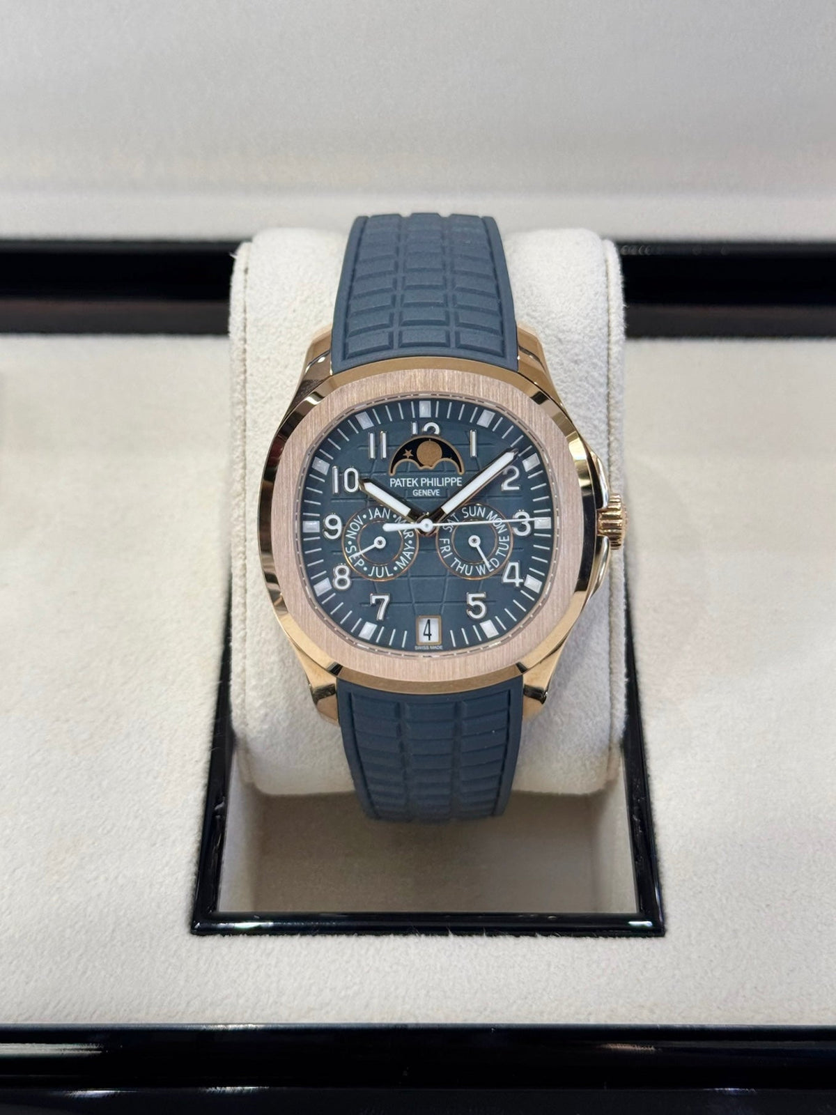 Patek Philippe Aquanaut Luce Annual Calendar 39.9 5261R-001 Blue-Gray Dial Watch Rolex
