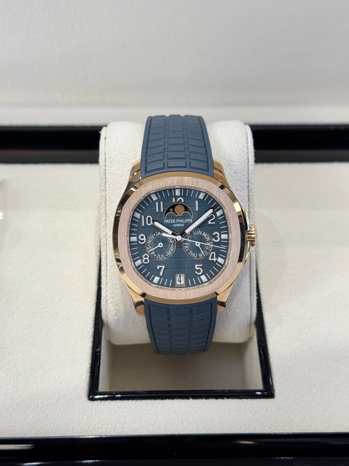 Patek Philippe Aquanaut Luce Annual Calendar 39.9 5261R-001 Blue-Gray Dial Watch Rolex