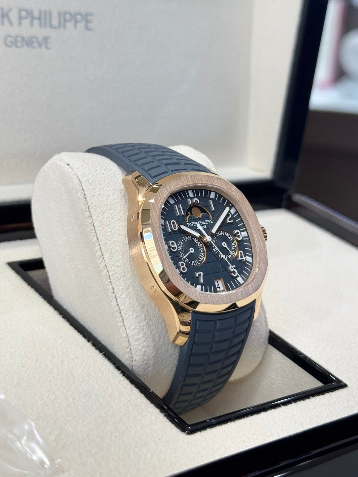 Patek Philippe Aquanaut Luce Annual Calendar 39.9 5261R-001 Blue-Gray Dial Watch Rolex