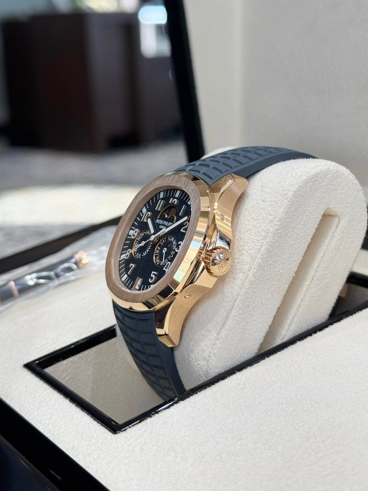 Patek Philippe Aquanaut Luce Annual Calendar 39.9 5261R-001 Blue-Gray Dial Watch Rolex