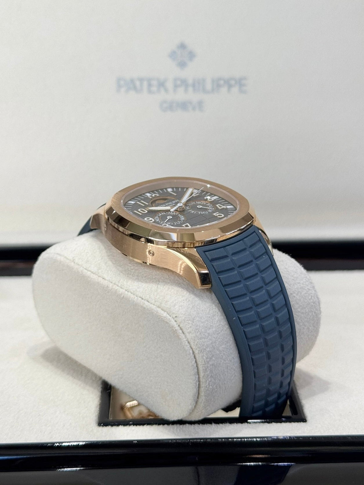 Patek Philippe Aquanaut Luce Annual Calendar 39.9 5261R-001 Blue-Gray Dial Watch Rolex