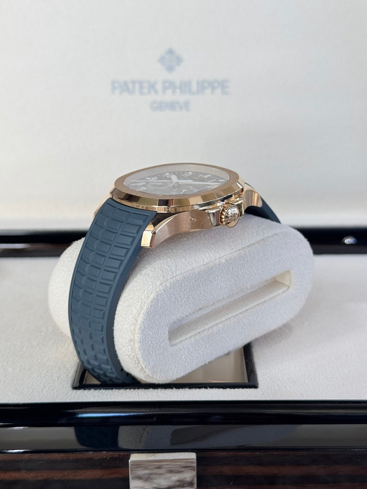 Patek Philippe Aquanaut Luce Annual Calendar 39.9 5261R-001 Blue-Gray Dial Watch Rolex