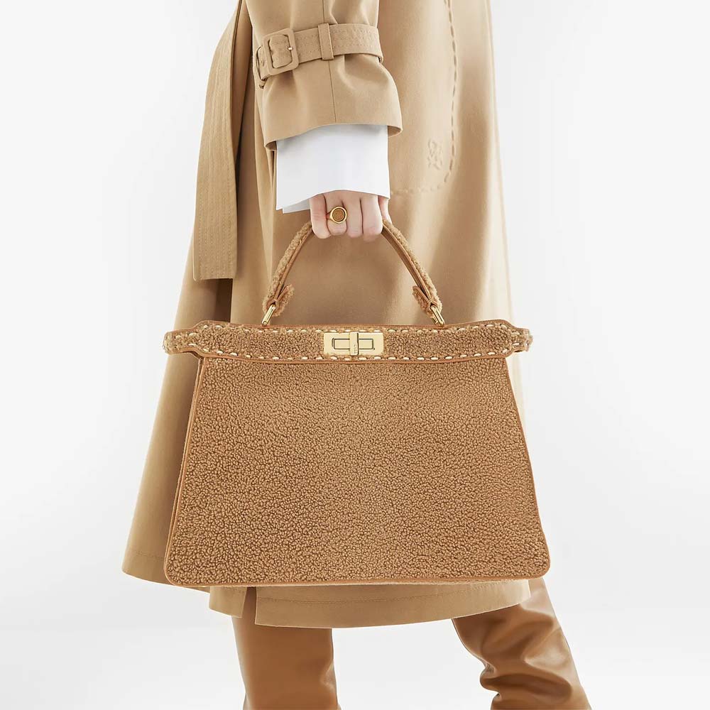 PEEKABOO ISEEU LARGE Beige Sheepskin Bag Fendi