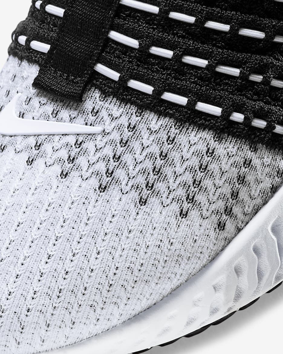 Nike Women's React Phantom Run Flyknit 2 Shoes - Black / White Nike