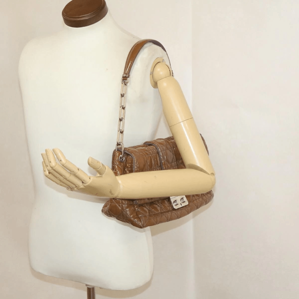 CHRISTIAN DIOR Canage Shoulder Bag Patent Leather Brown Auth rd1612 Dior