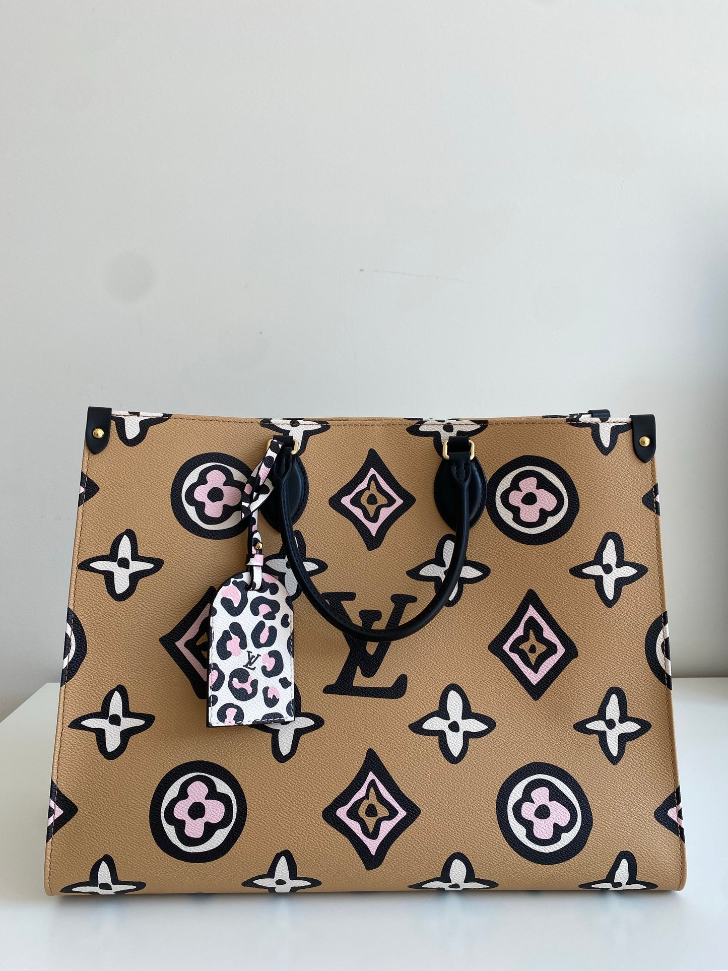 Louis Vuitton OnTheGo GM Wild At Heart Arizona Beige Monogram Canvas Tote M45814