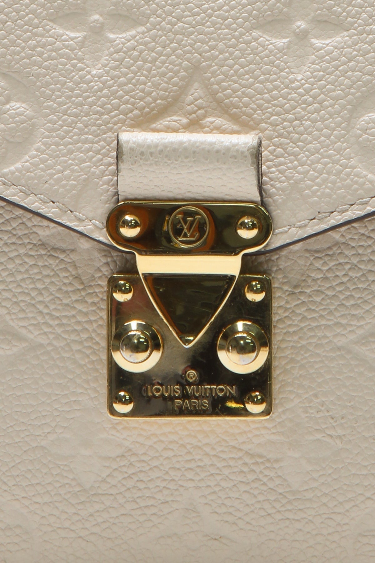 Louis Vuitton Pochette Metis Monogram Empreinte Neige Ivory