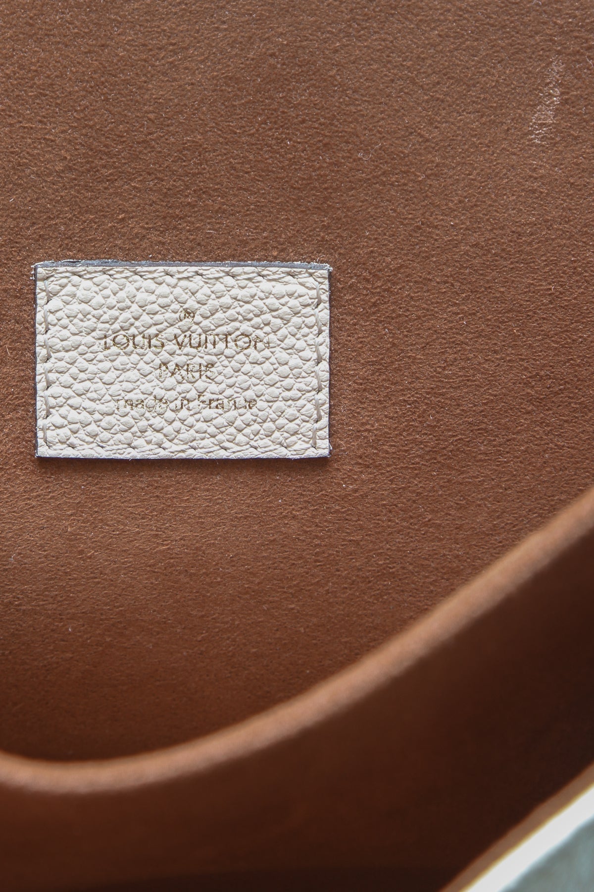 Louis Vuitton Pochette Metis Monogram Empreinte Neige Ivory