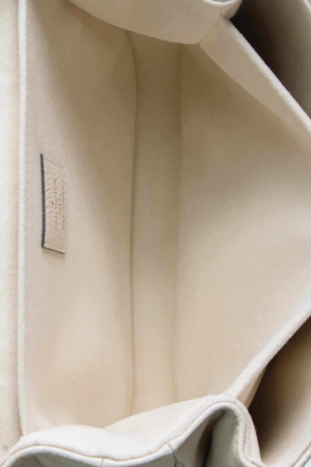 Louis Vuitton Pochette Métis Bicolor Empreinte Cream Dove